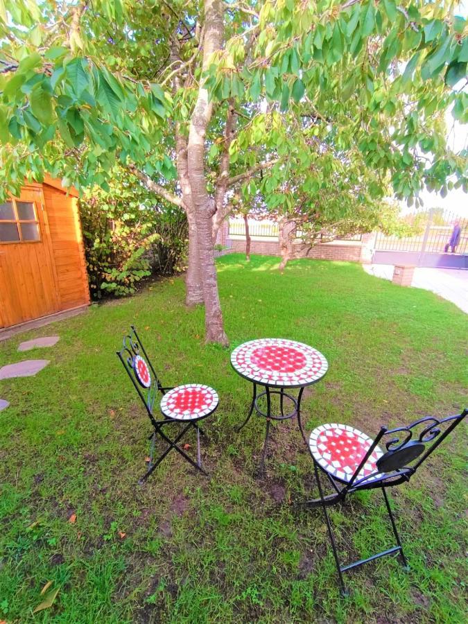 Appartement & Aa-terrasse-jardin-wifi-parking-classe 3 Etoiles